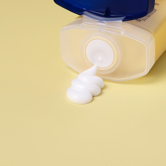 Vaseline Nourishing Moisture 48H Moisture- 10 fl oz